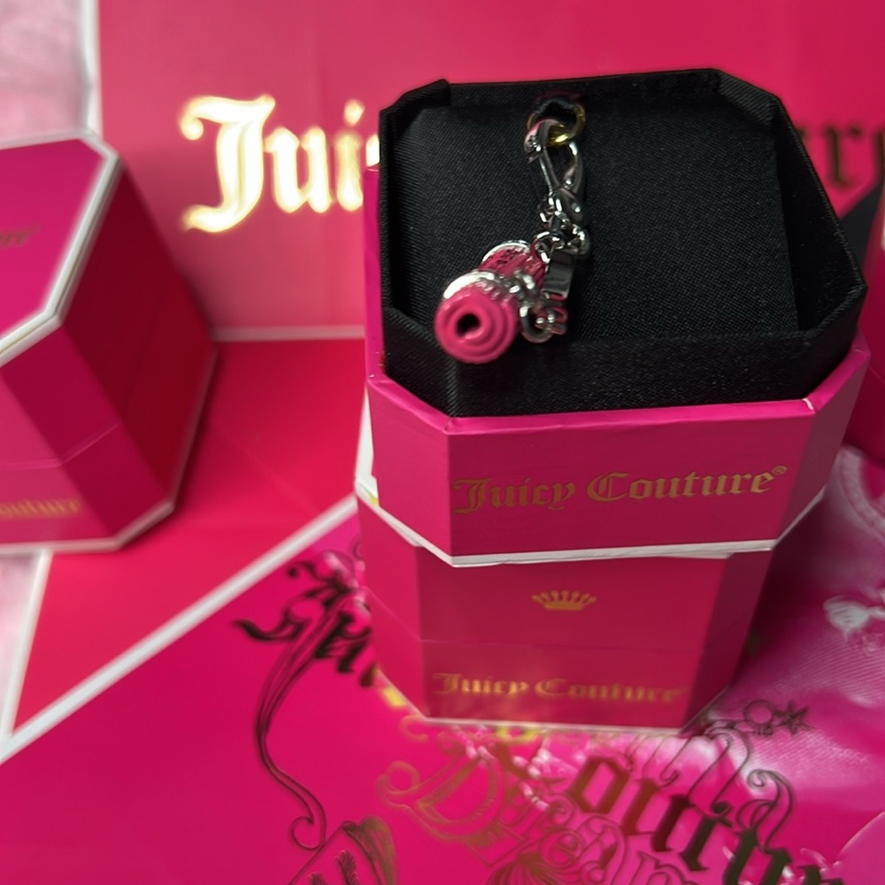 RETIRED✨Vintage Juicy Couture yoga mat charm🎀 - Picture 5 of 5